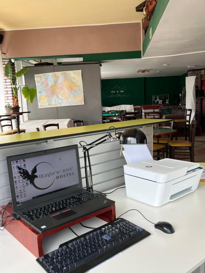 Eagle'S Nest Hostel Postojna Ngoại thất bức ảnh