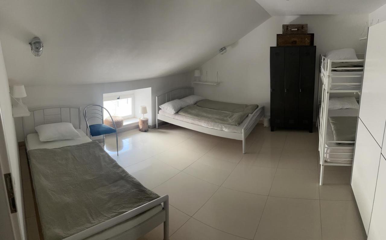 Eagle'S Nest Hostel Postojna Ngoại thất bức ảnh
