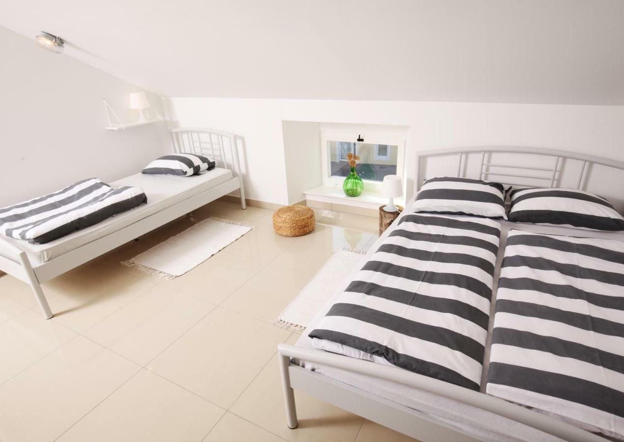 Eagle'S Nest Hostel Postojna Ngoại thất bức ảnh