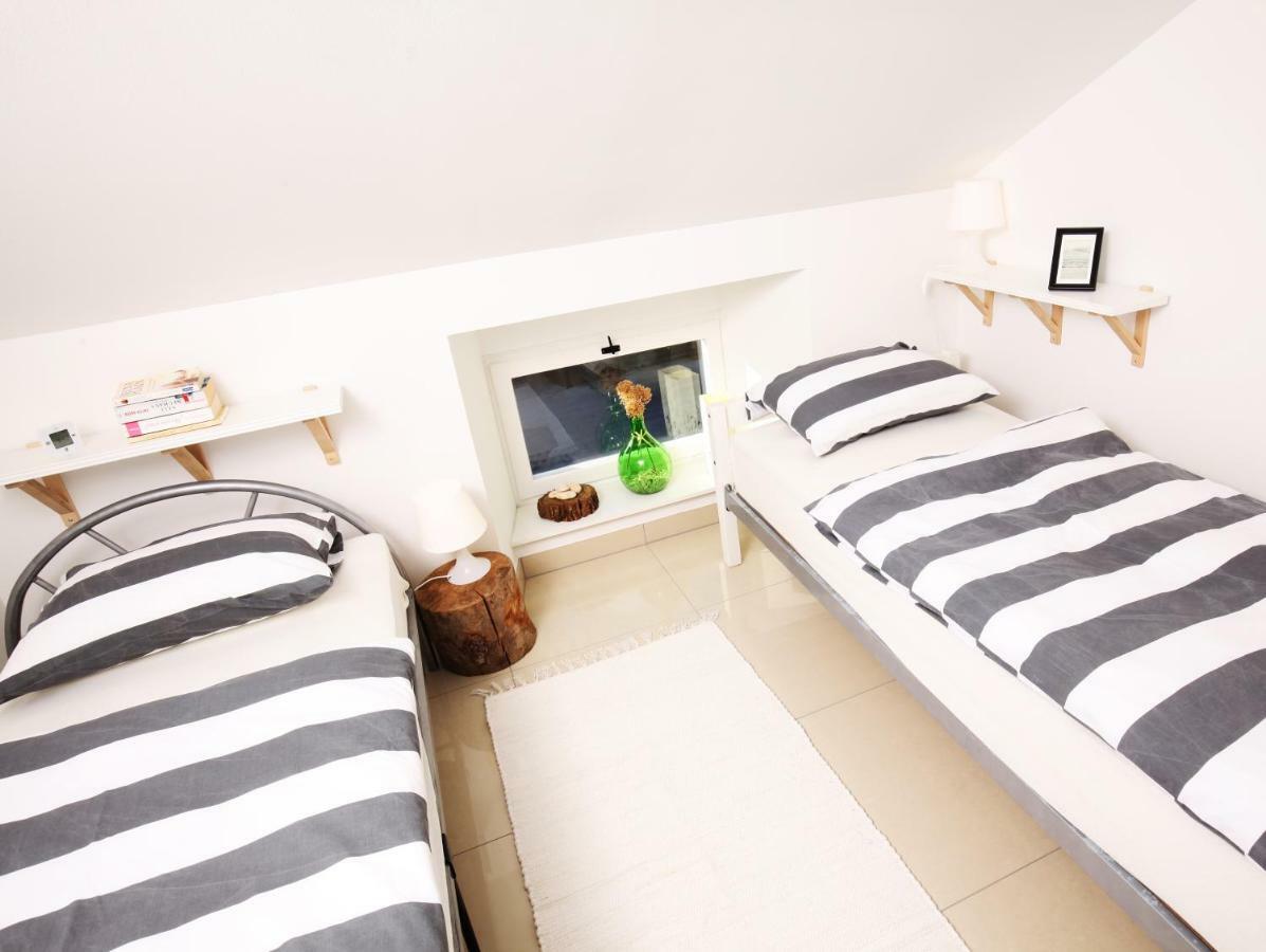 Eagle'S Nest Hostel Postojna Ngoại thất bức ảnh